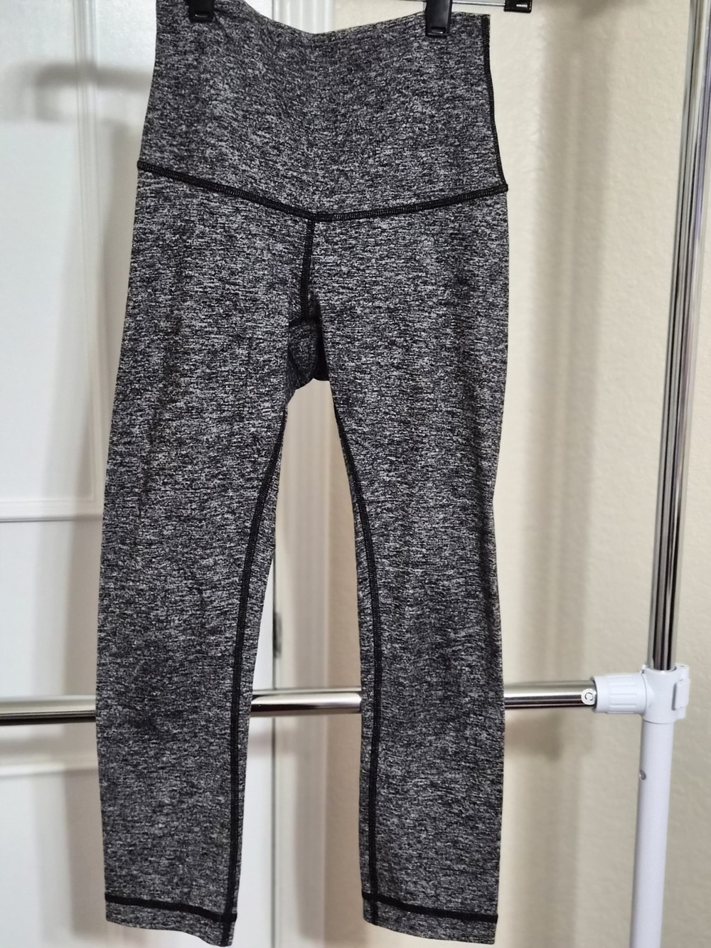 lululemon Heather Gray Leggings with capri cut 4